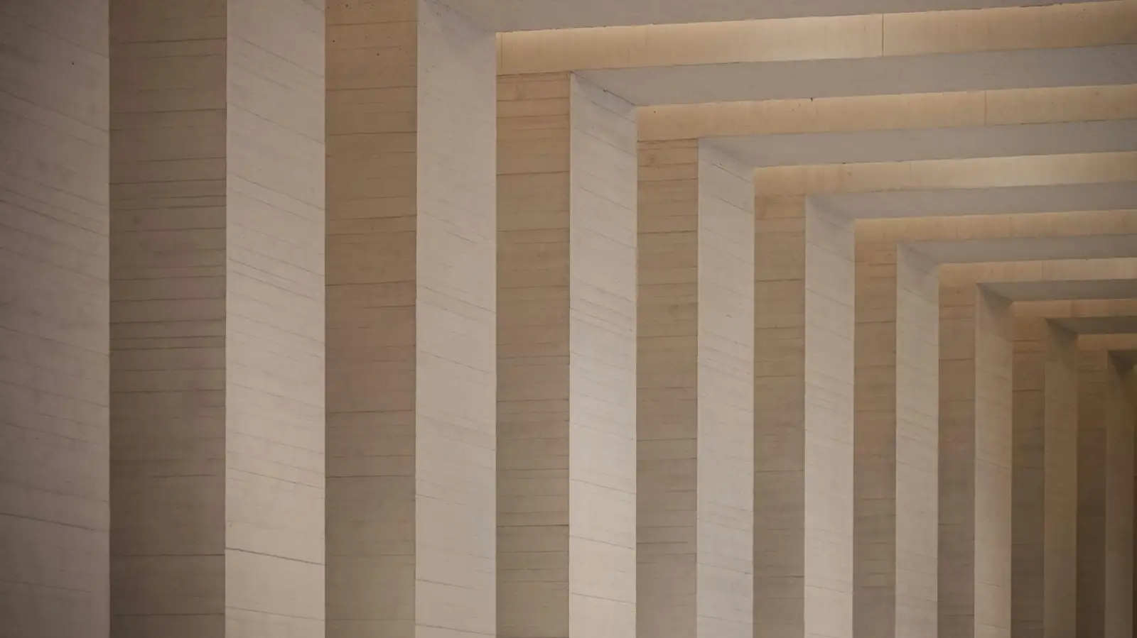 Perspectief van architecturale kolommen, beeld voor het fundament-concept